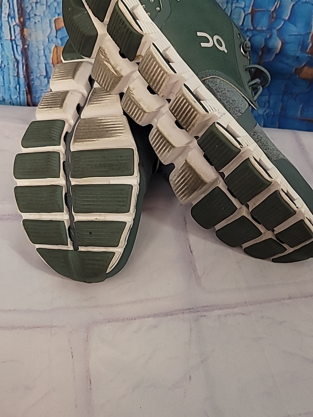 On Running Athletic Shoes - Picture 9 of 9